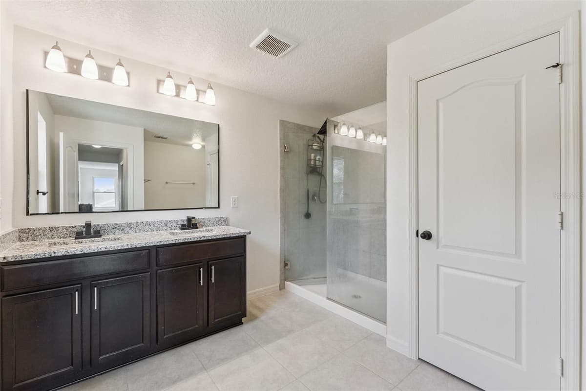 15898 BRADICKS COURT — photo 17 of 41