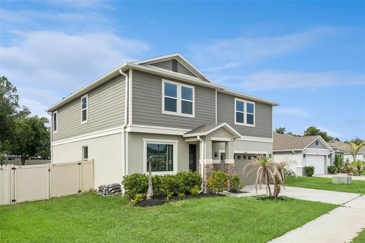 15898 BRADICKS COURT — photo 3 of 41