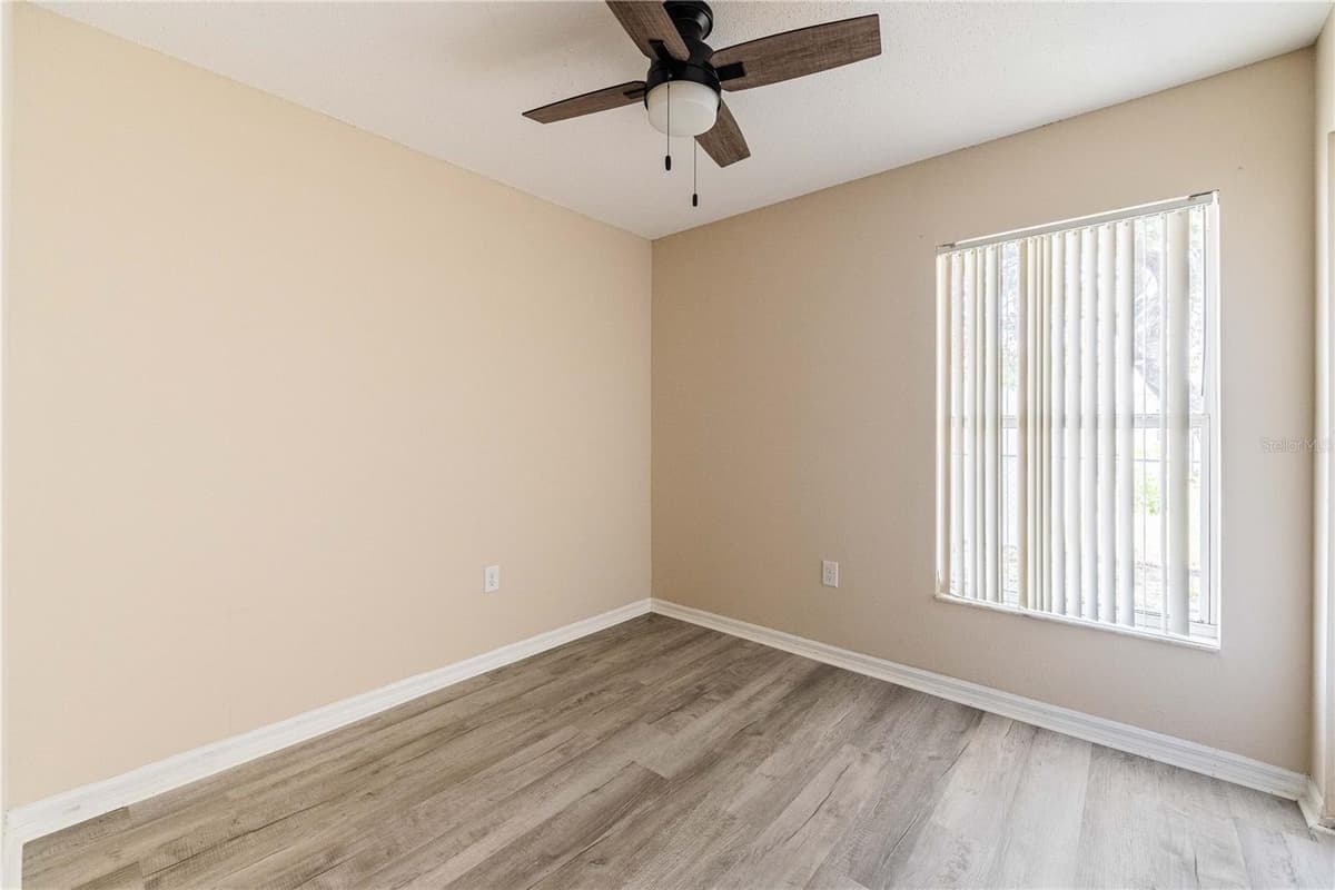 4864 CEDAR VIEW DRIVE — photo 18 of 36