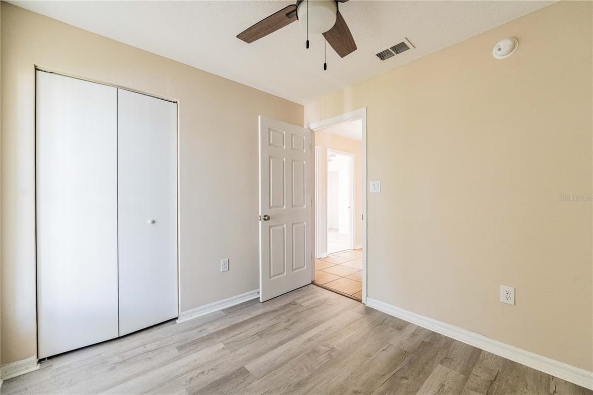4864 CEDAR VIEW DRIVE — photo 19 of 36