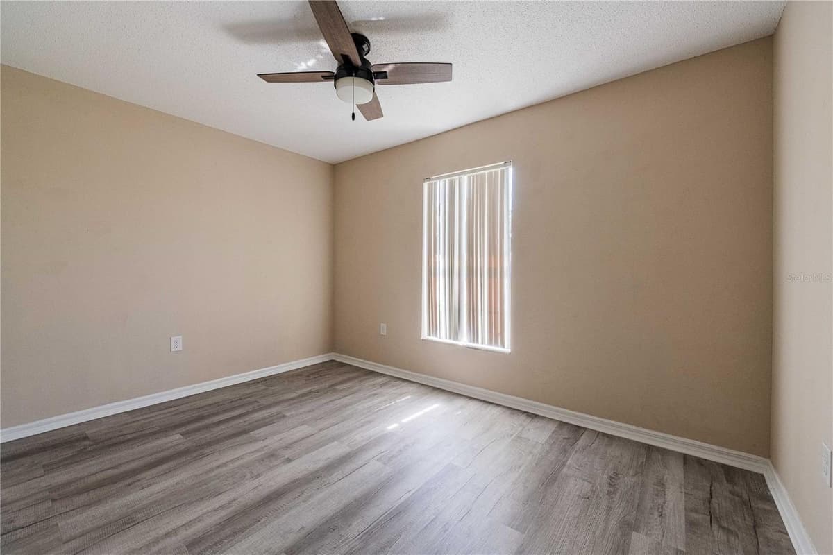 4864 CEDAR VIEW DRIVE — photo 20 of 36