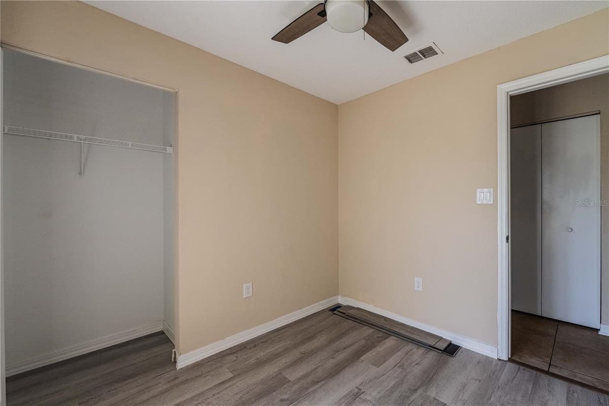 4864 CEDAR VIEW DRIVE — photo 23 of 36