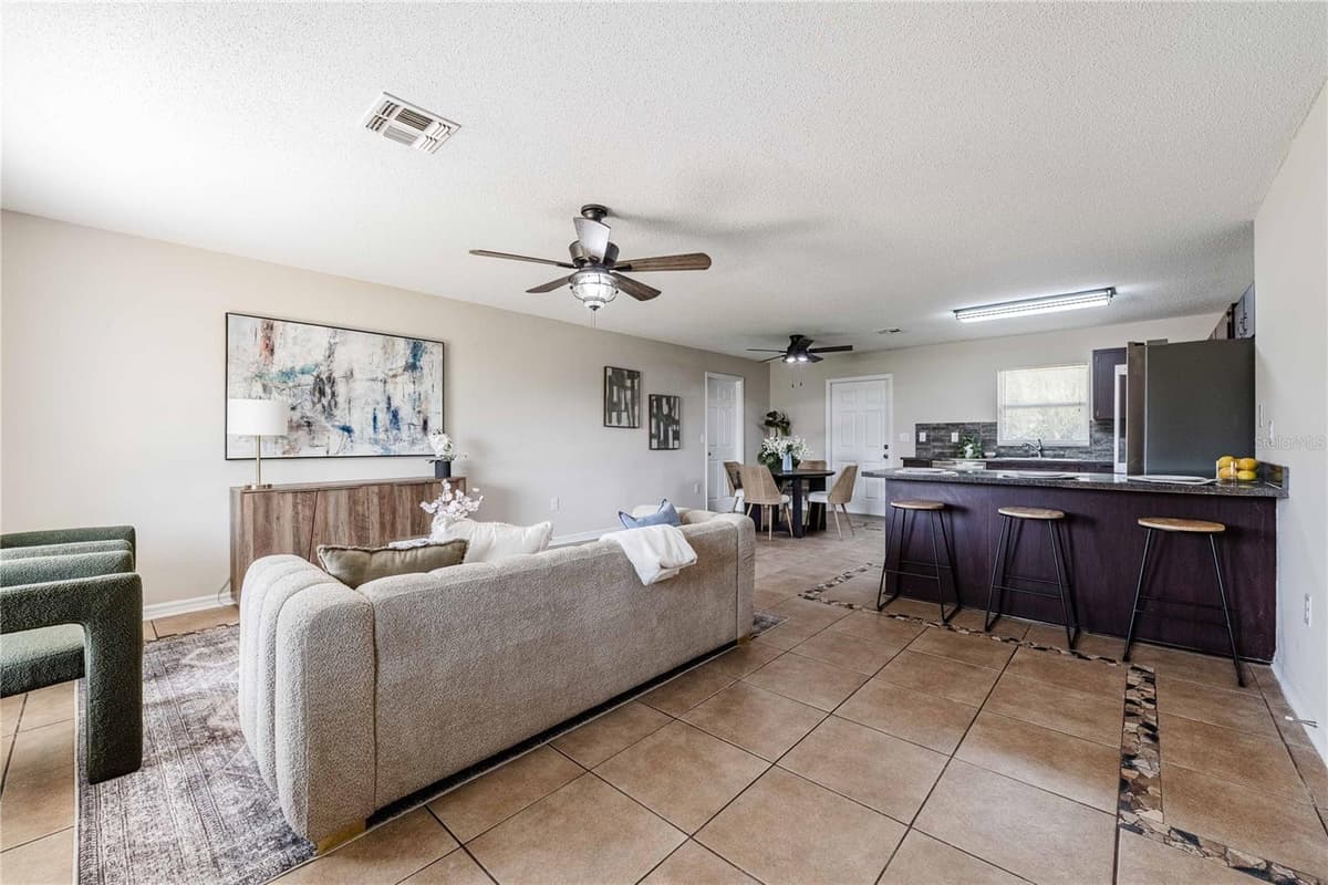 4864 CEDAR VIEW DRIVE — photo 4 of 36