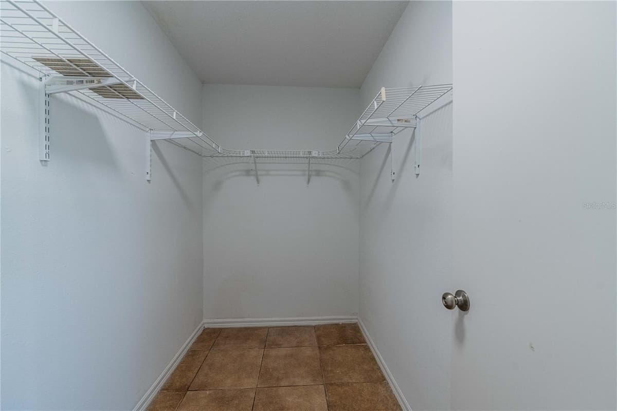 4864 CEDAR VIEW DRIVE — photo 15 of 36