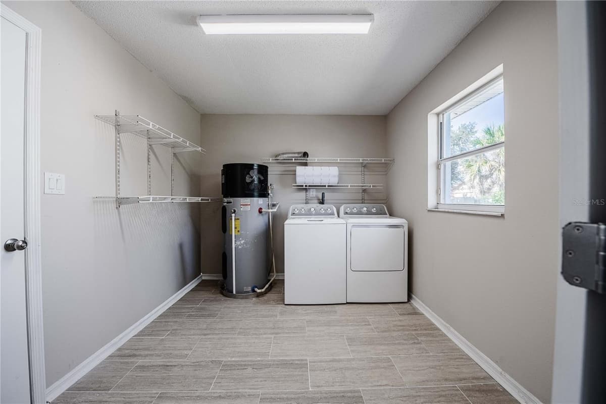 4864 CEDAR VIEW DRIVE — photo 24 of 36