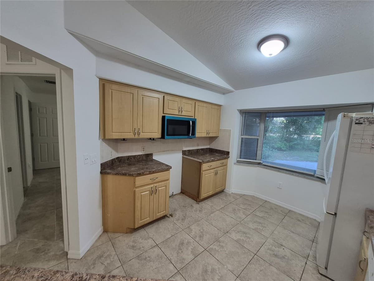 1213 SORRENTO DRIVE — photo 11 of 13