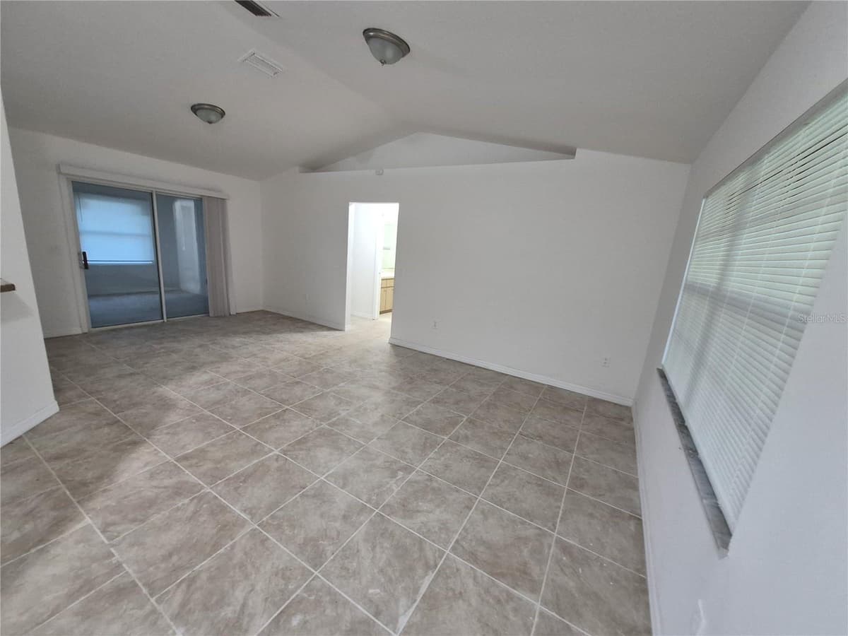 1213 SORRENTO DRIVE — photo 7 of 13