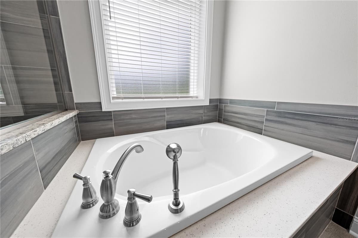 4024 SYLVESTER DRIVE — photo 32 of 68