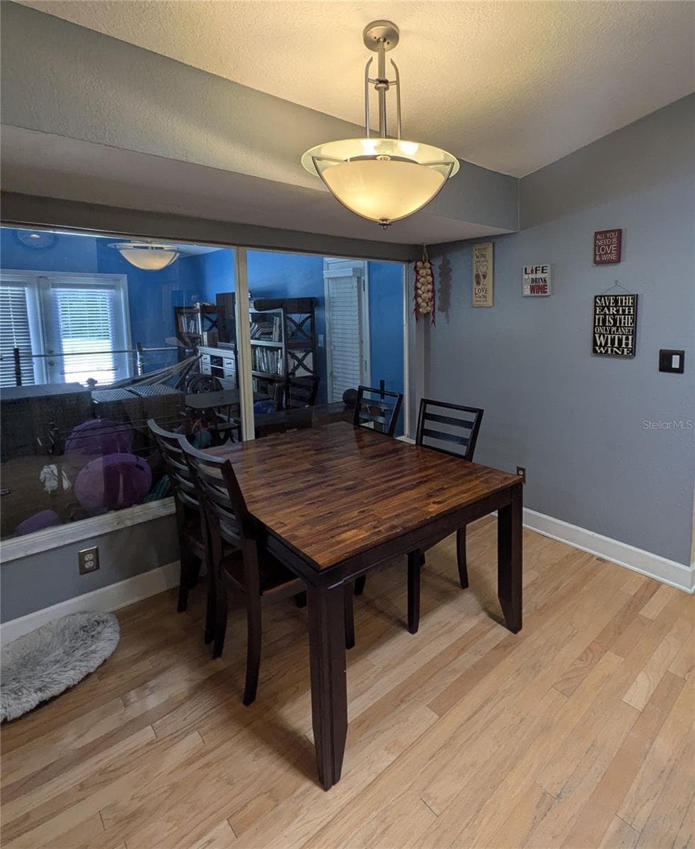 2041 CROWLEY CIRCLE — photo 10 of 51