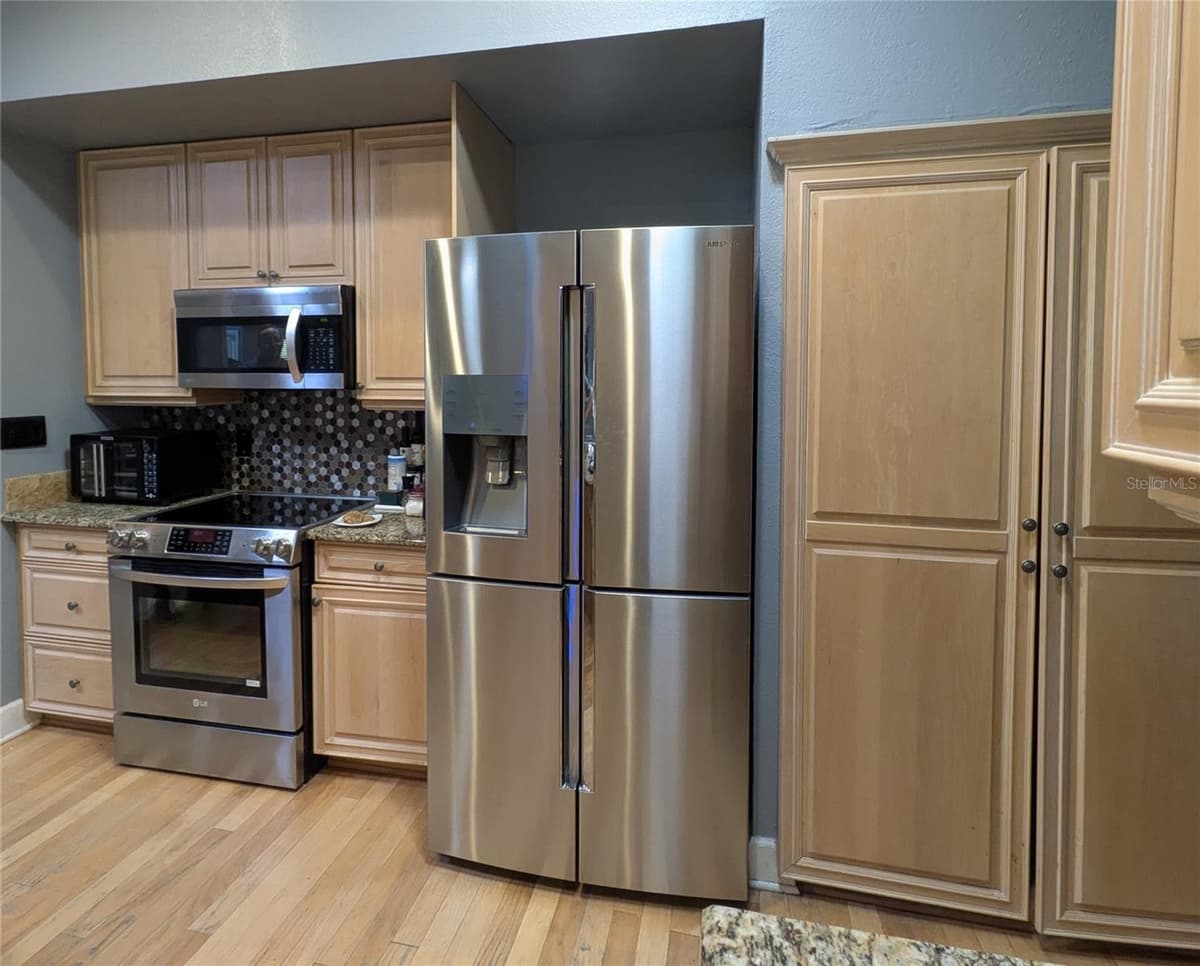 2041 CROWLEY CIRCLE — photo 8 of 51