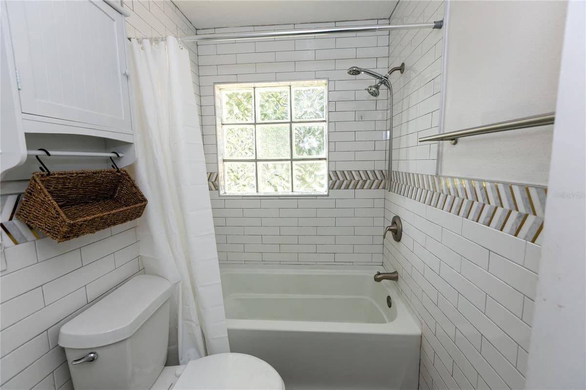 3562 BOUGAINVILLEA DRIVE — photo 17 of 27