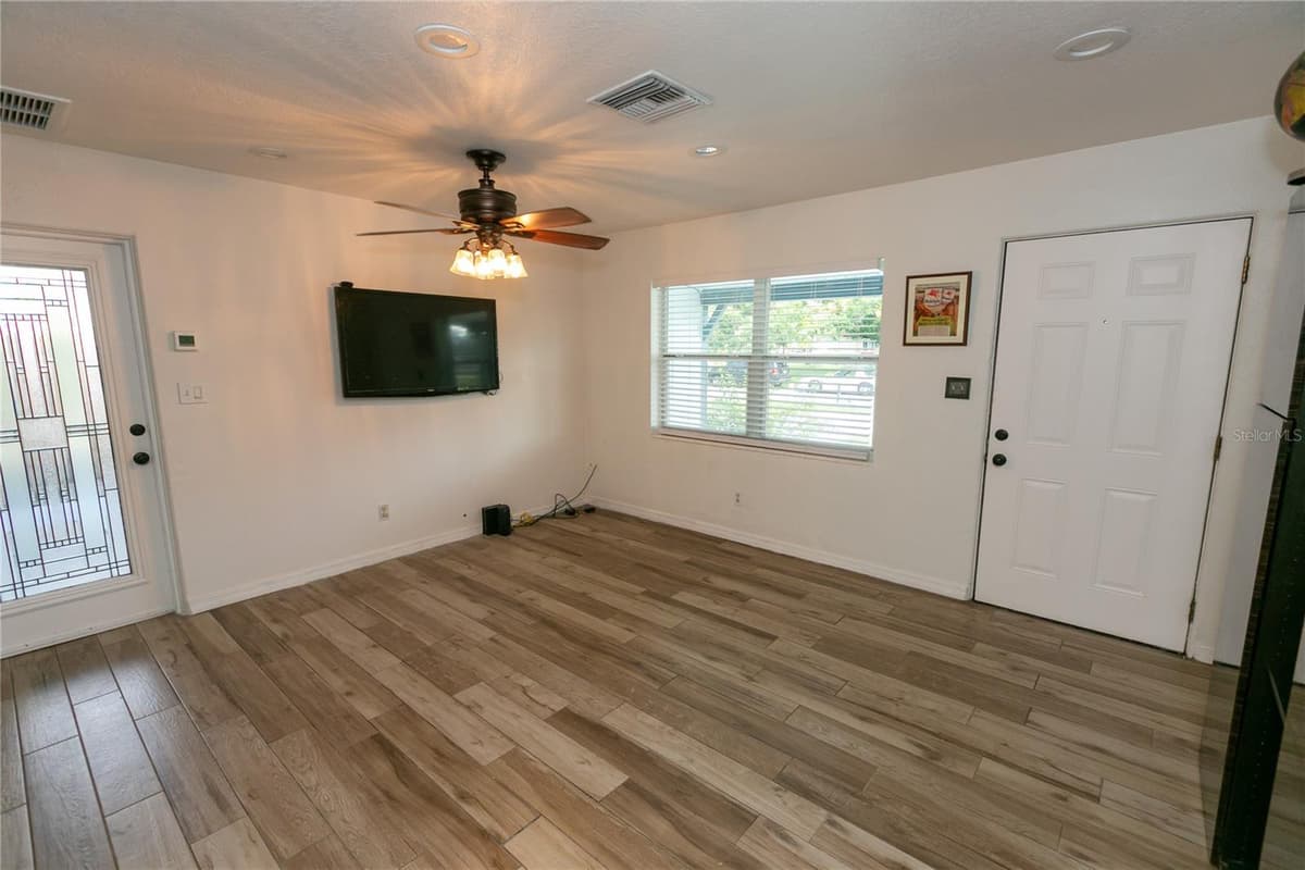 3562 BOUGAINVILLEA DRIVE — photo 10 of 27