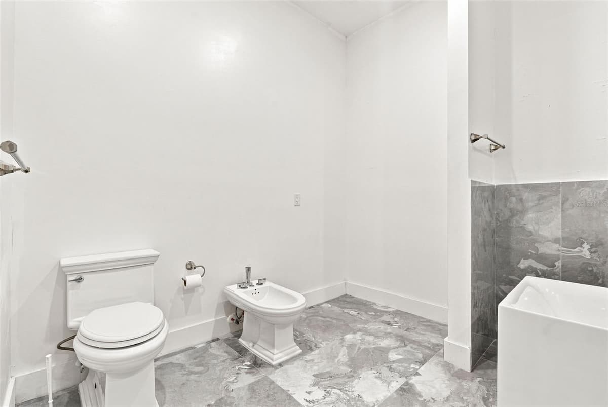 1853 DELLA DRIVE — photo 36 of 66