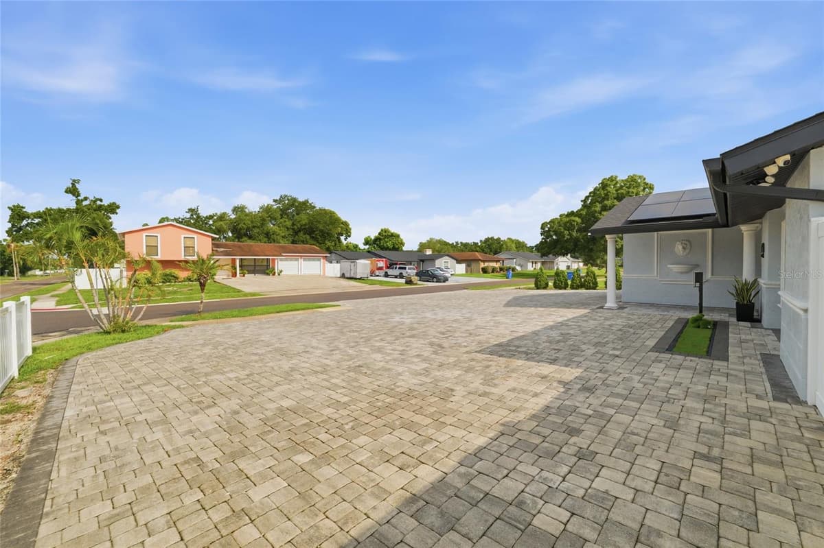 7101 SHENANDOAH COURT — photo 6 of 55