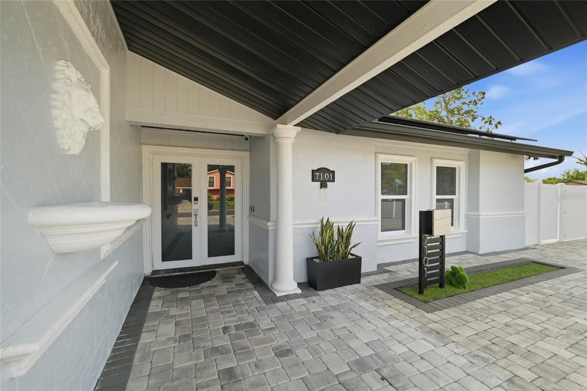 7101 SHENANDOAH COURT — photo 5 of 55