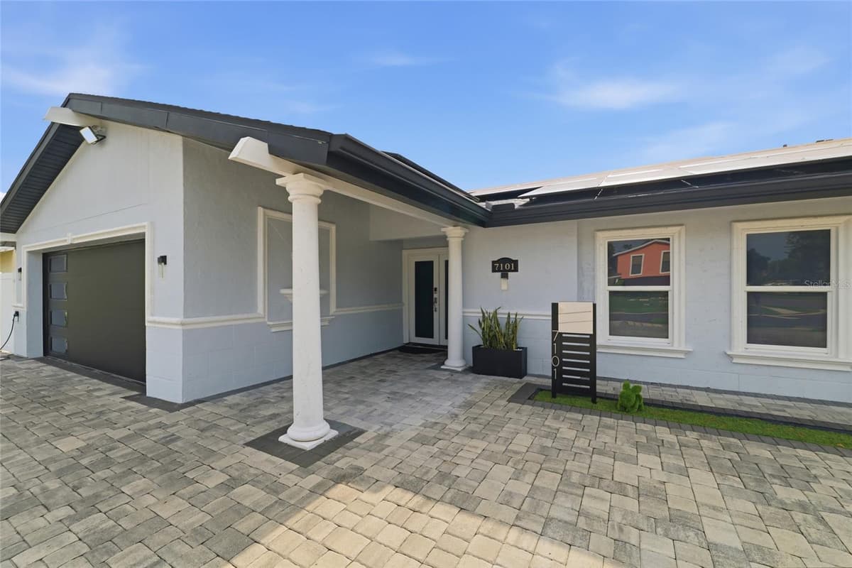7101 SHENANDOAH COURT — photo 4 of 55
