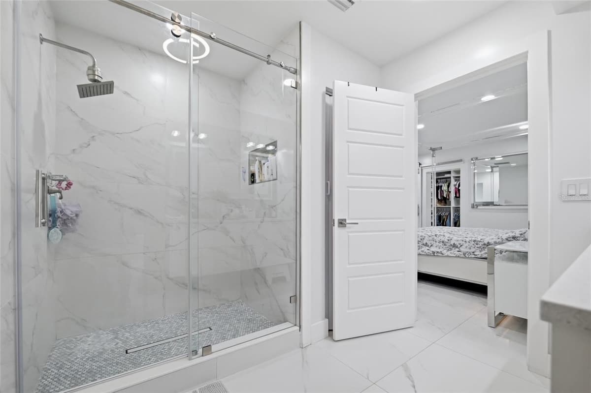 7101 SHENANDOAH COURT — photo 19 of 55