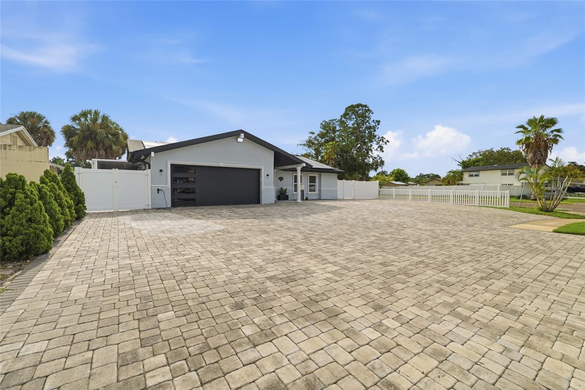 7101 SHENANDOAH COURT — photo 2 of 55