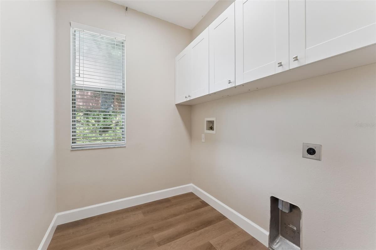1316 WESTMEATH COURT — photo 32 of 40
