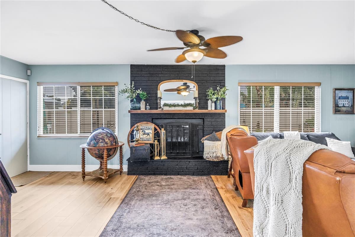 5891 33RD AVENUE — photo 4 of 56