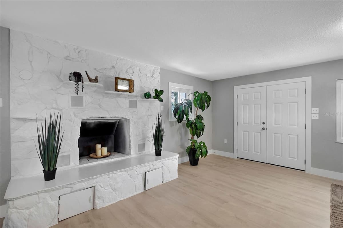 7541 PIER ROAD — photo 4 of 39