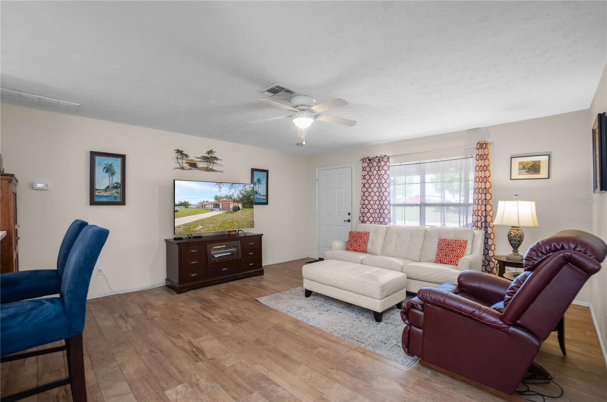 10407 DREW BRYANT CIRCLE — photo 9 of 68