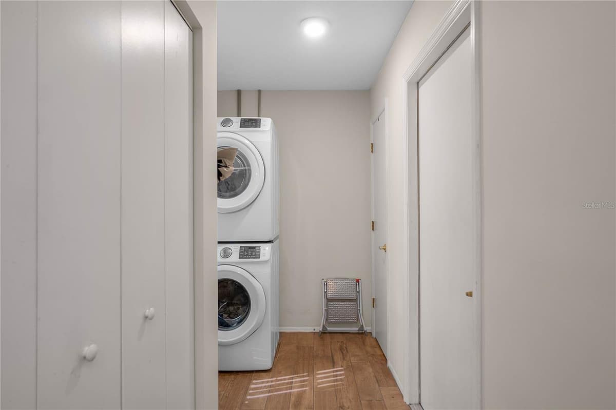 10407 DREW BRYANT CIRCLE — photo 16 of 68