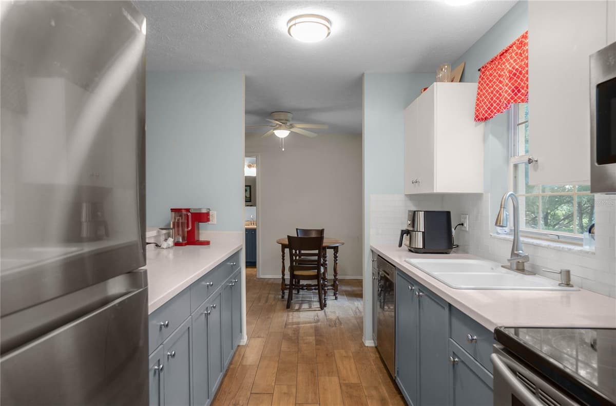 10407 DREW BRYANT CIRCLE — photo 15 of 68
