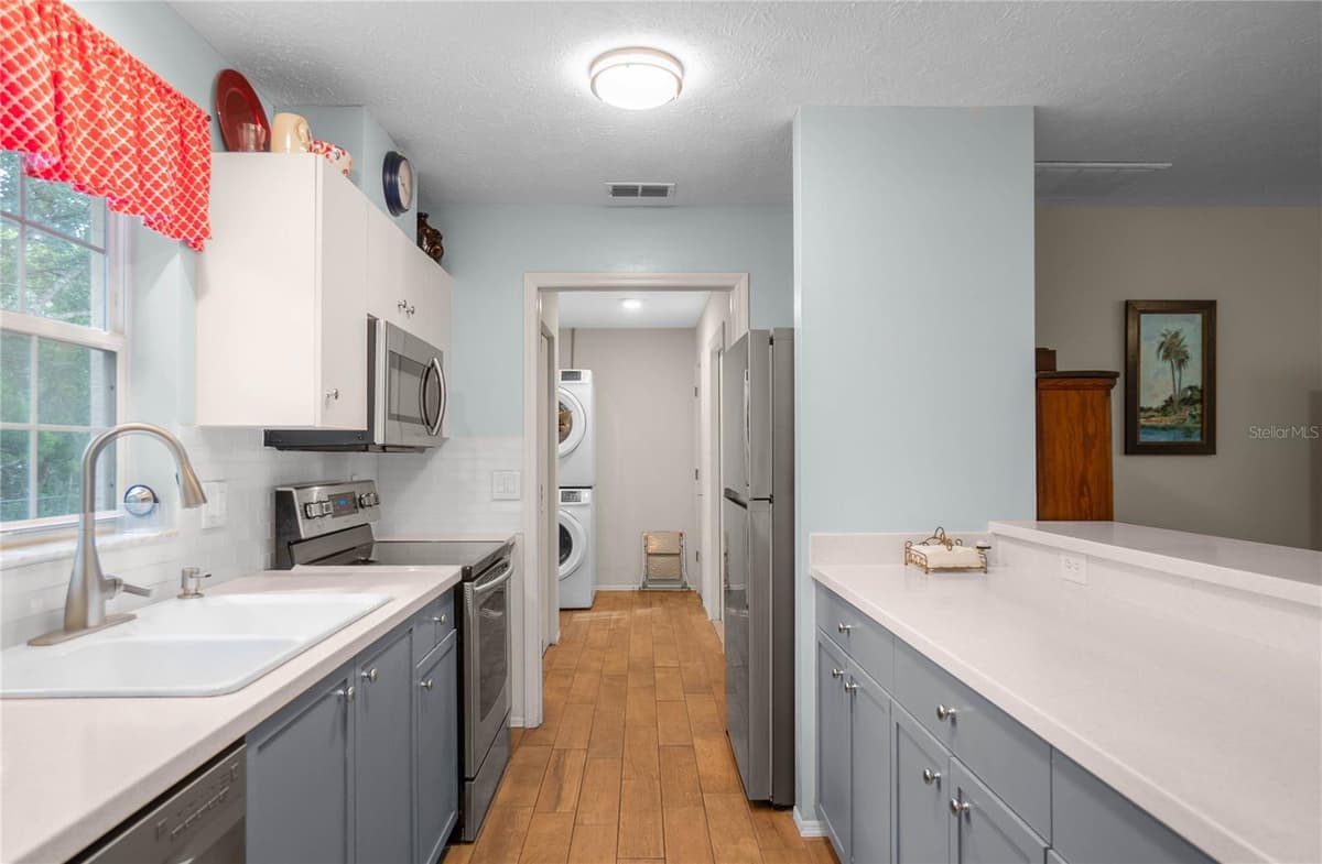10407 DREW BRYANT CIRCLE — photo 3 of 68