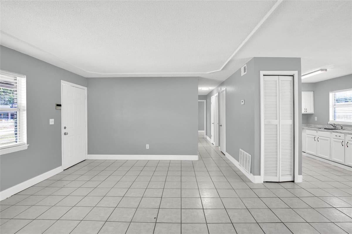 4822 OKEEFE STREET — photo 5 of 32