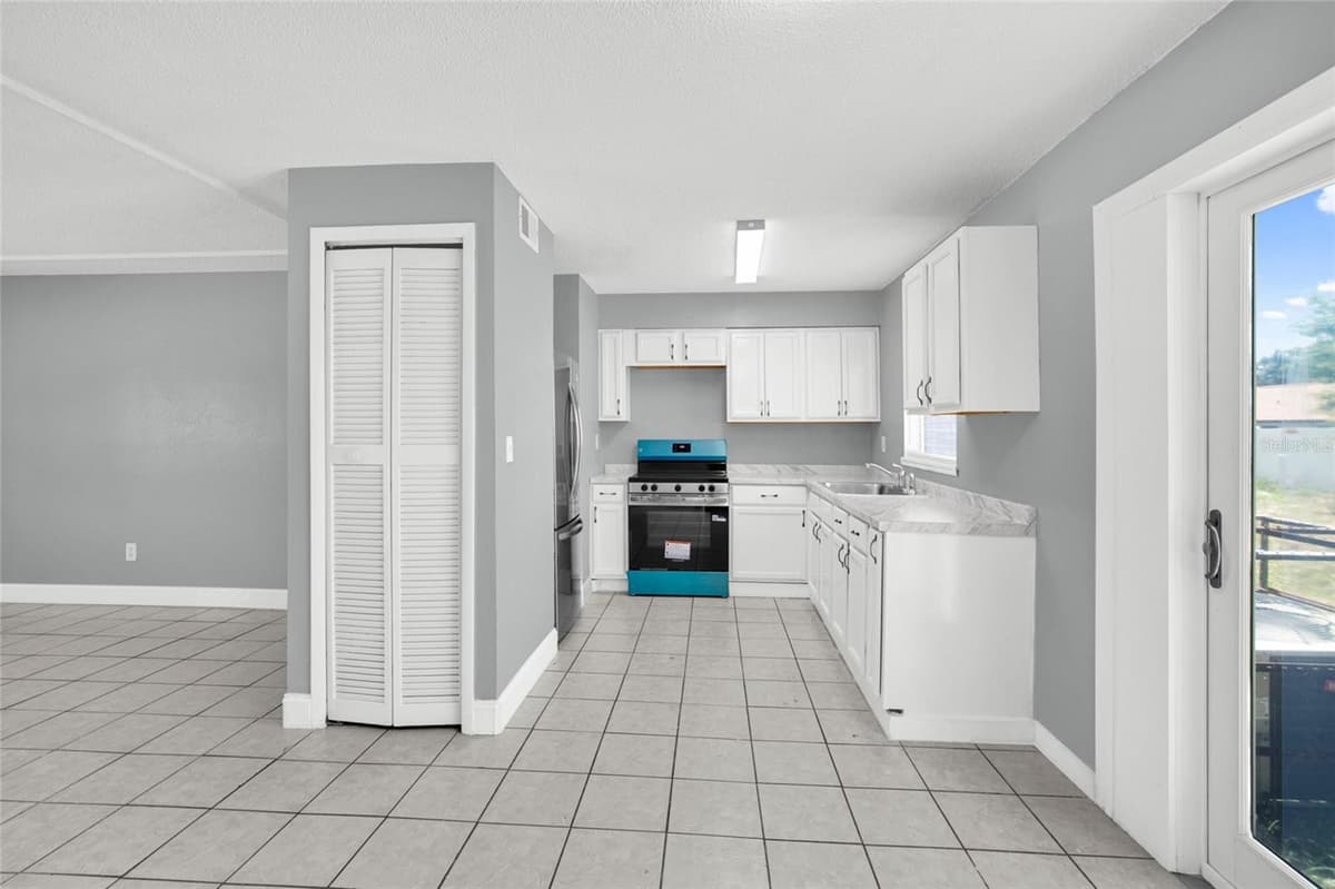 4822 OKEEFE STREET — photo 11 of 32