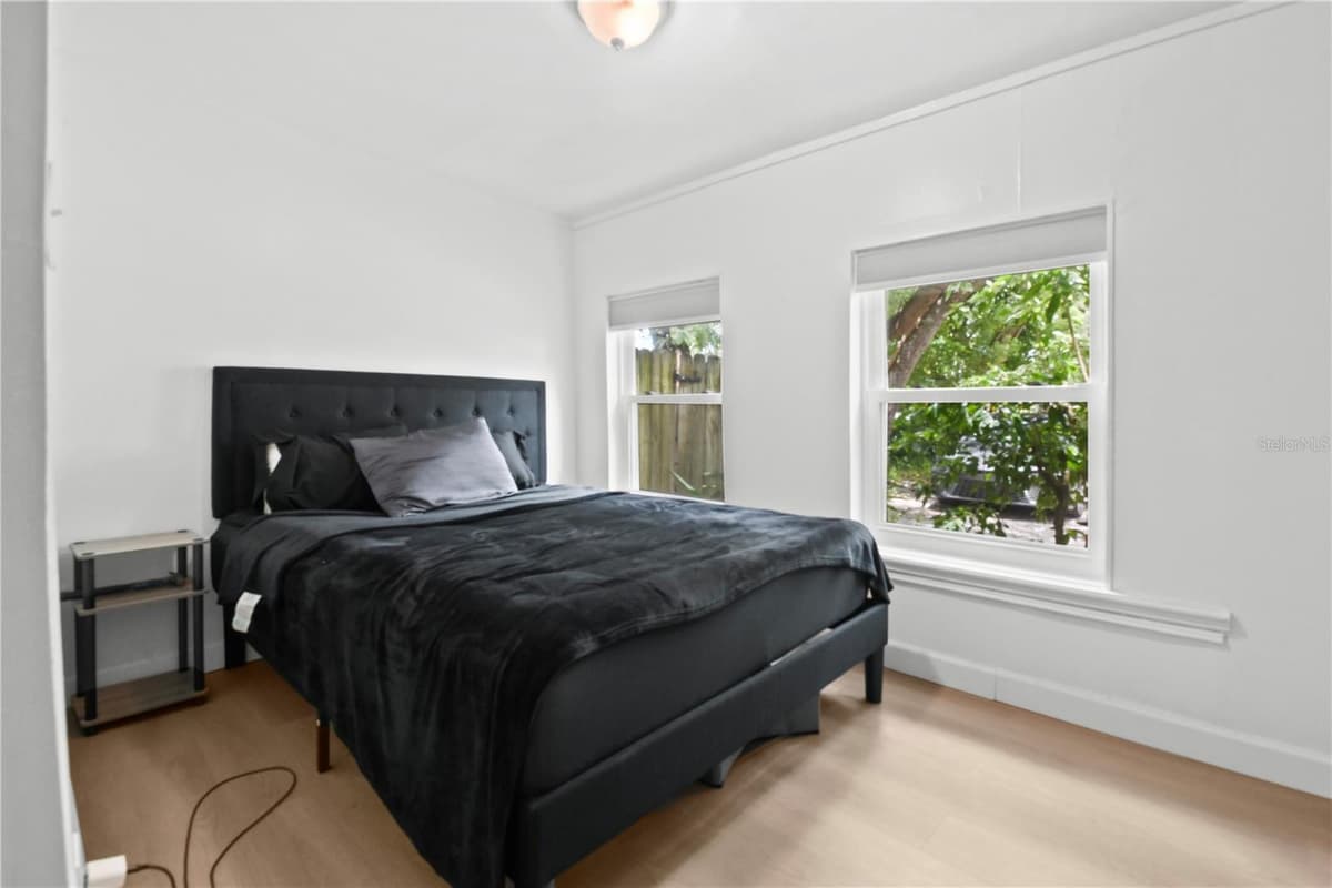 725 NEW YORK ST — photo 13 of 23