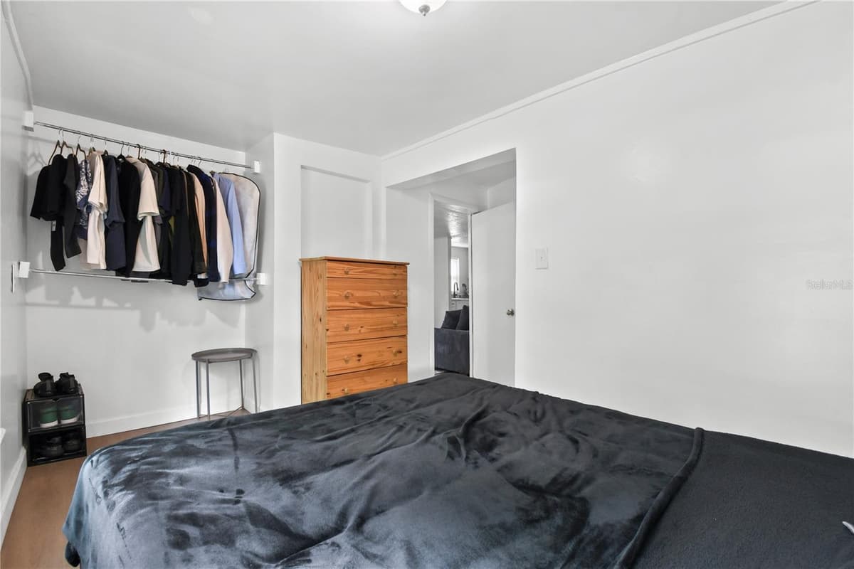 725 NEW YORK ST — photo 15 of 23