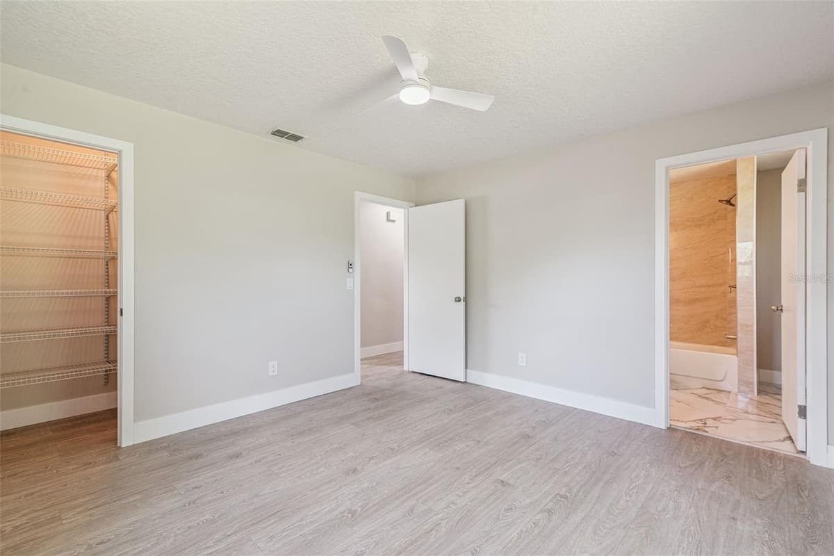 324 QUEEN AVENUE — photo 18 of 39