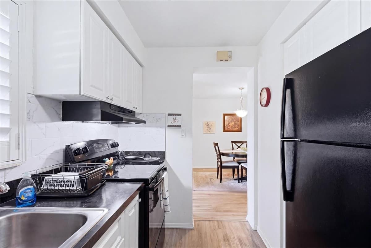 3950 ROXANE BOULEVARD — photo 15 of 26