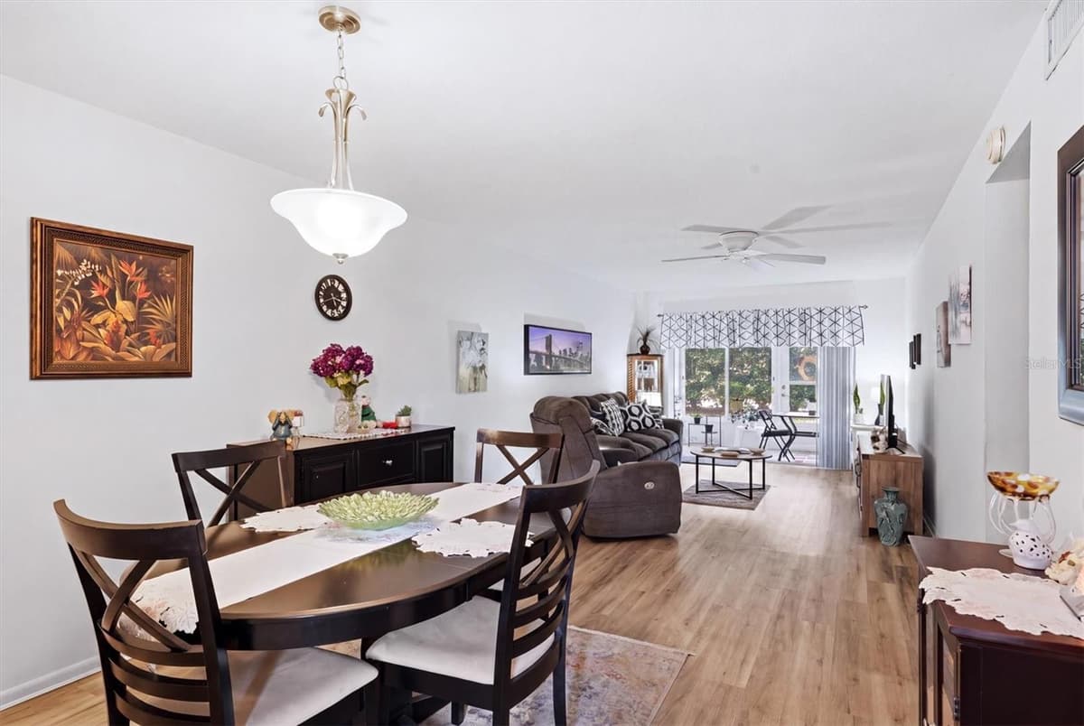 3950 ROXANE BOULEVARD — photo 10 of 26