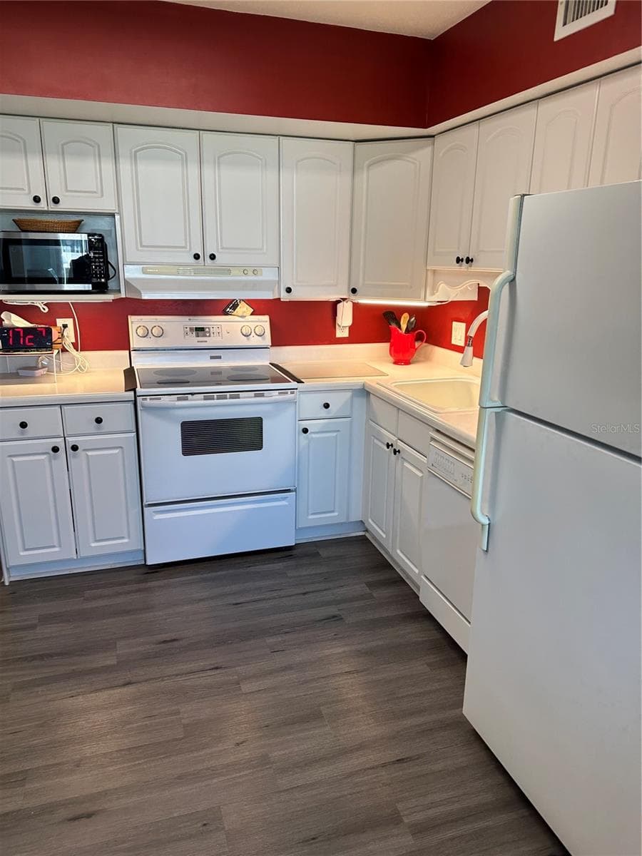 2448 COLUMBIA DRIVE — photo 4 of 15