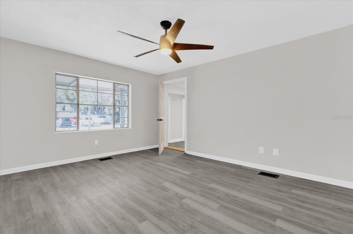 204 LOUIS STREET — photo 21 of 31