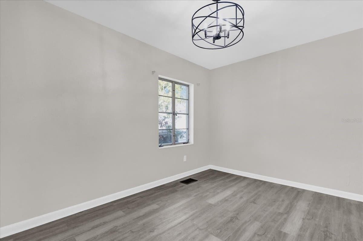 204 LOUIS STREET — photo 17 of 31