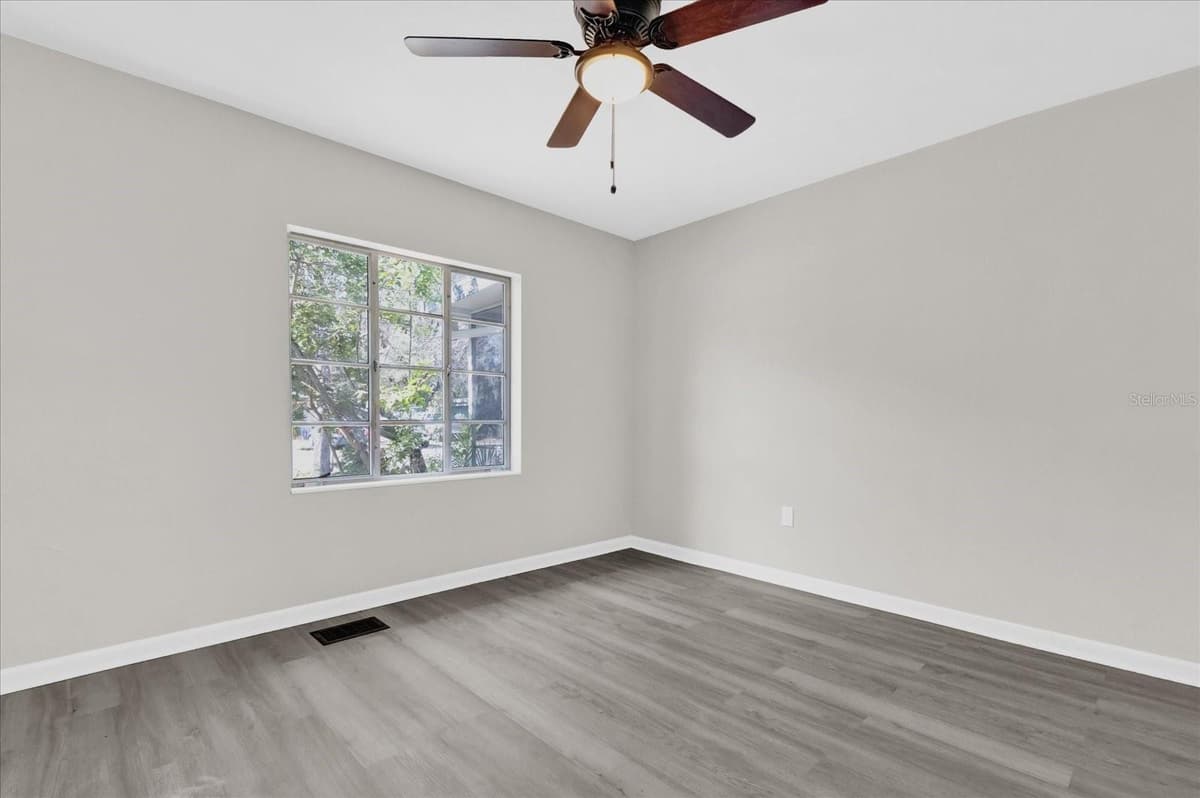204 LOUIS STREET — photo 23 of 31