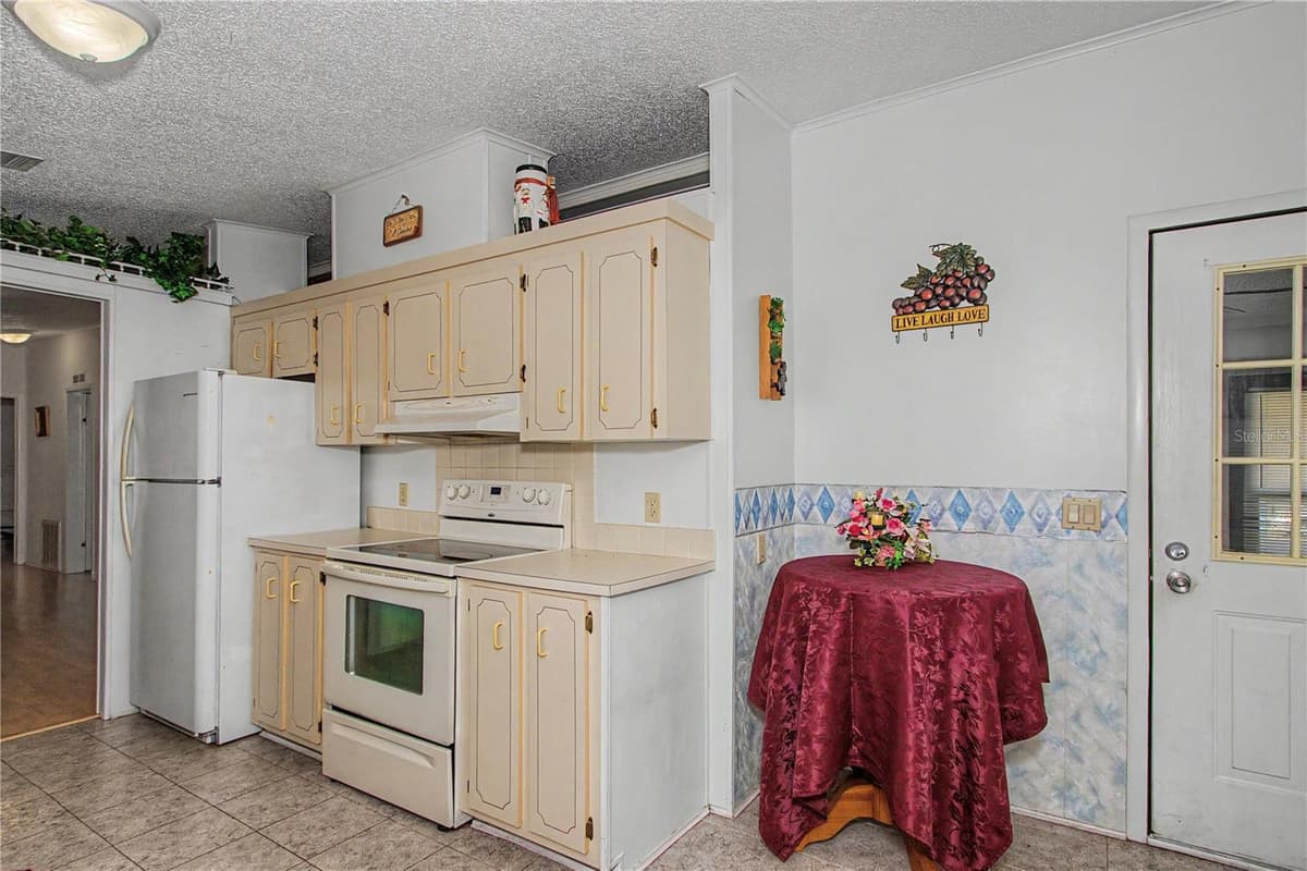 8145 64TH AVENUE — photo 9 of 28