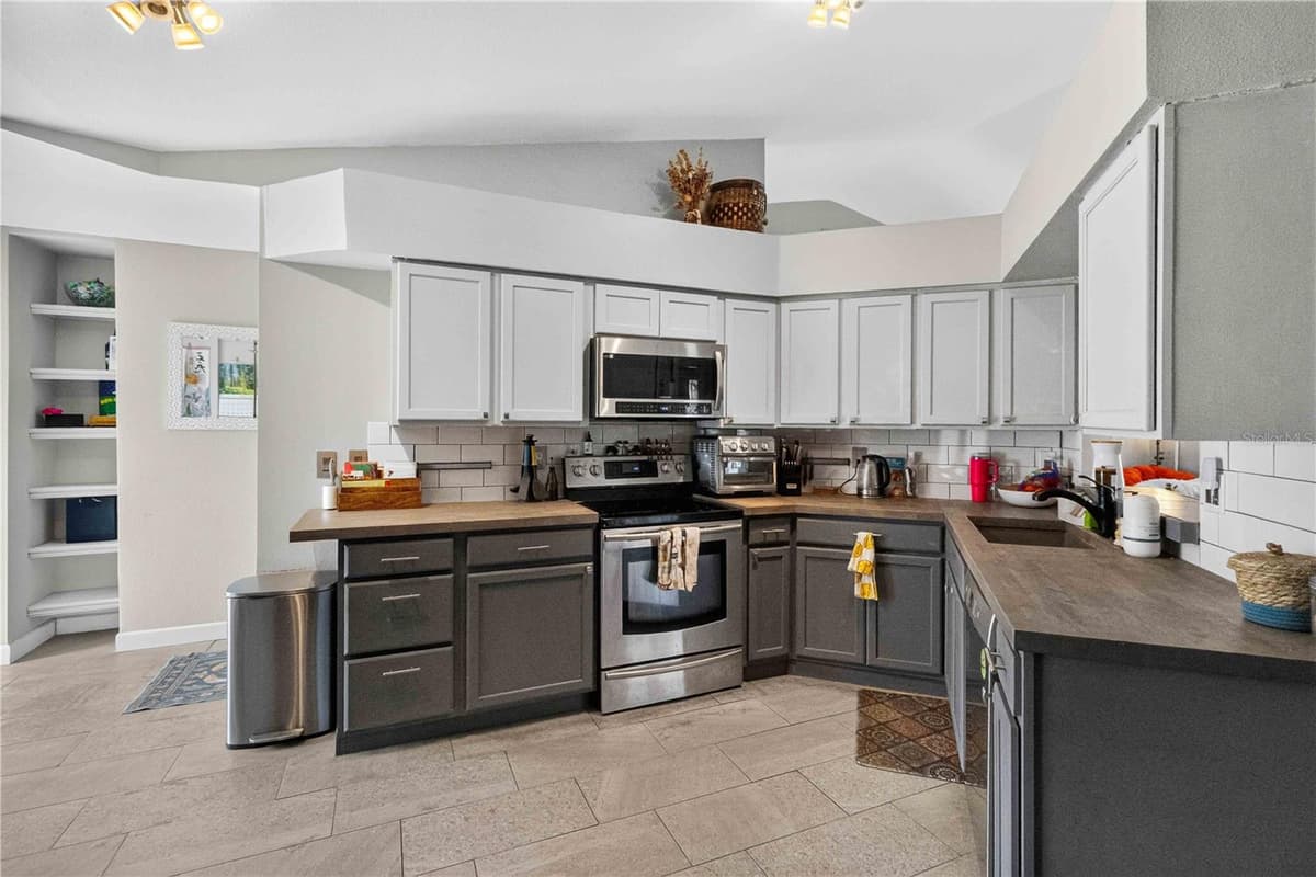 1703 LARABIE COURT — photo 4 of 44