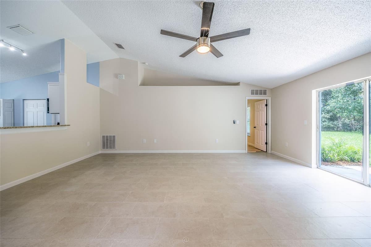 19 BURRELL PLACE — photo 18 of 41
