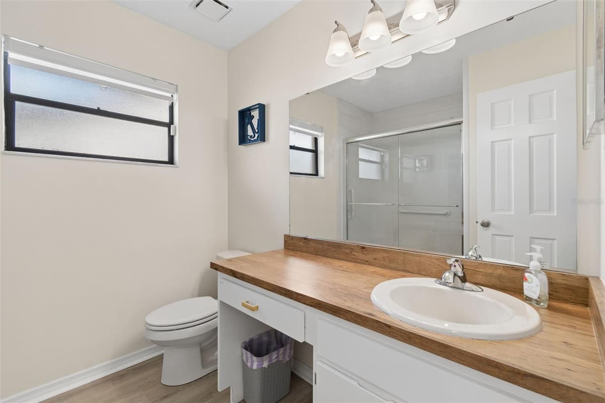 653 TIMBER POND DRIVE — photo 40 of 72