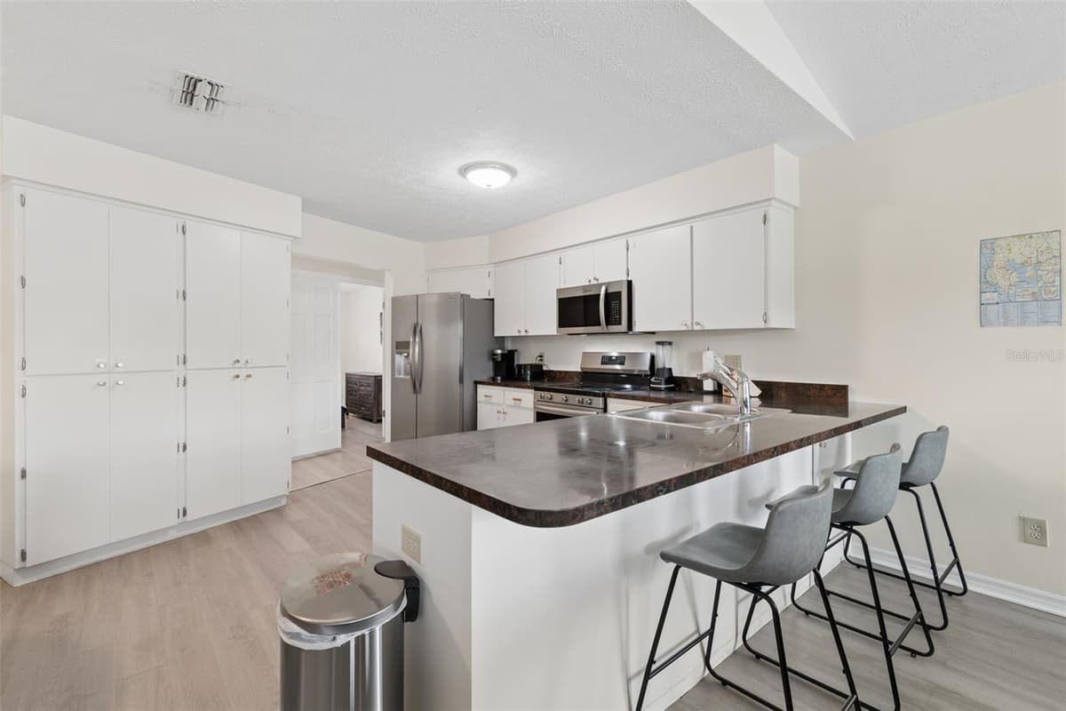653 TIMBER POND DRIVE — photo 36 of 72