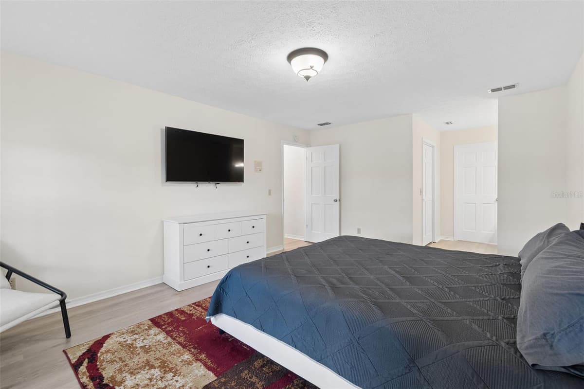 653 TIMBER POND DRIVE — photo 17 of 72