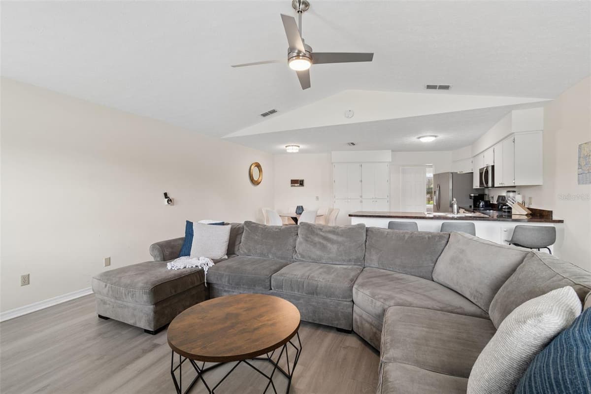 653 TIMBER POND DRIVE — photo 33 of 72