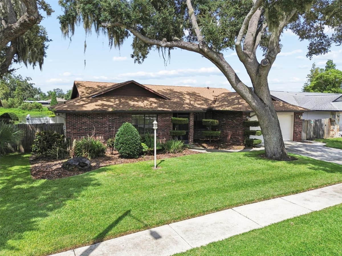 653 TIMBER POND DRIVE — photo 58 of 72