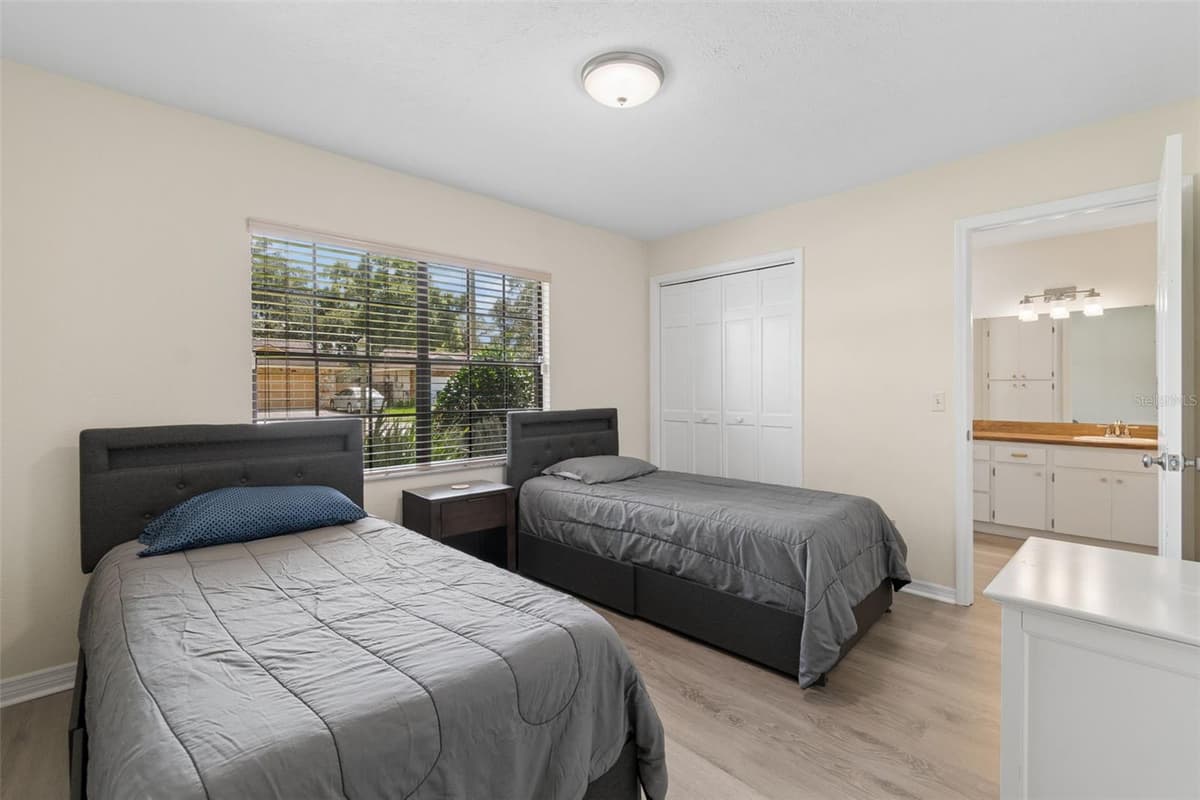 653 TIMBER POND DRIVE — photo 14 of 72