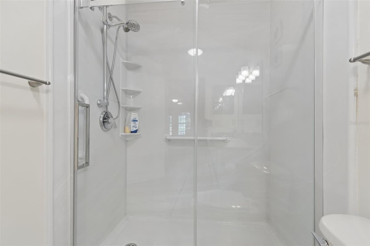 653 TIMBER POND DRIVE — photo 21 of 72